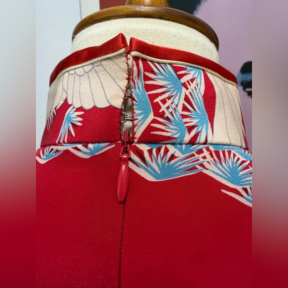 100% silk crane cheongsam by Avanti Authentic Hawaii - Picture 6 of 11